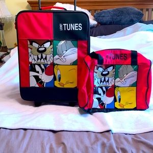 Looney Tunes travel suitcase on wheels, pull bar and small tote